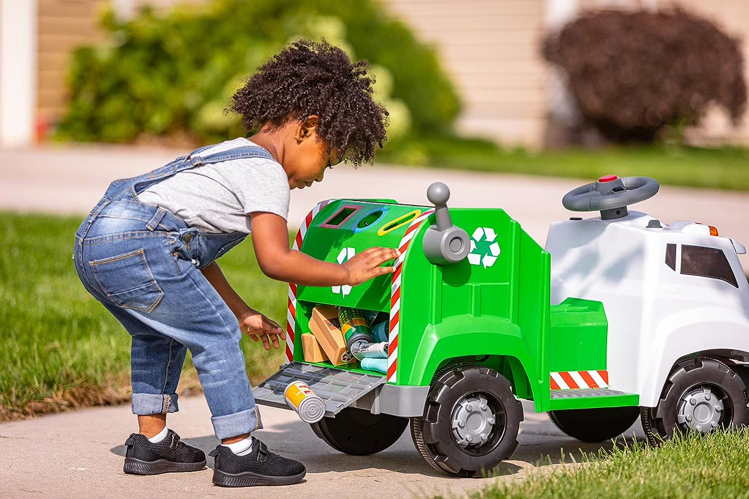 Kids Ride On Toy Recycling Fire Truck 6V Battery Powered Interactive Sounds