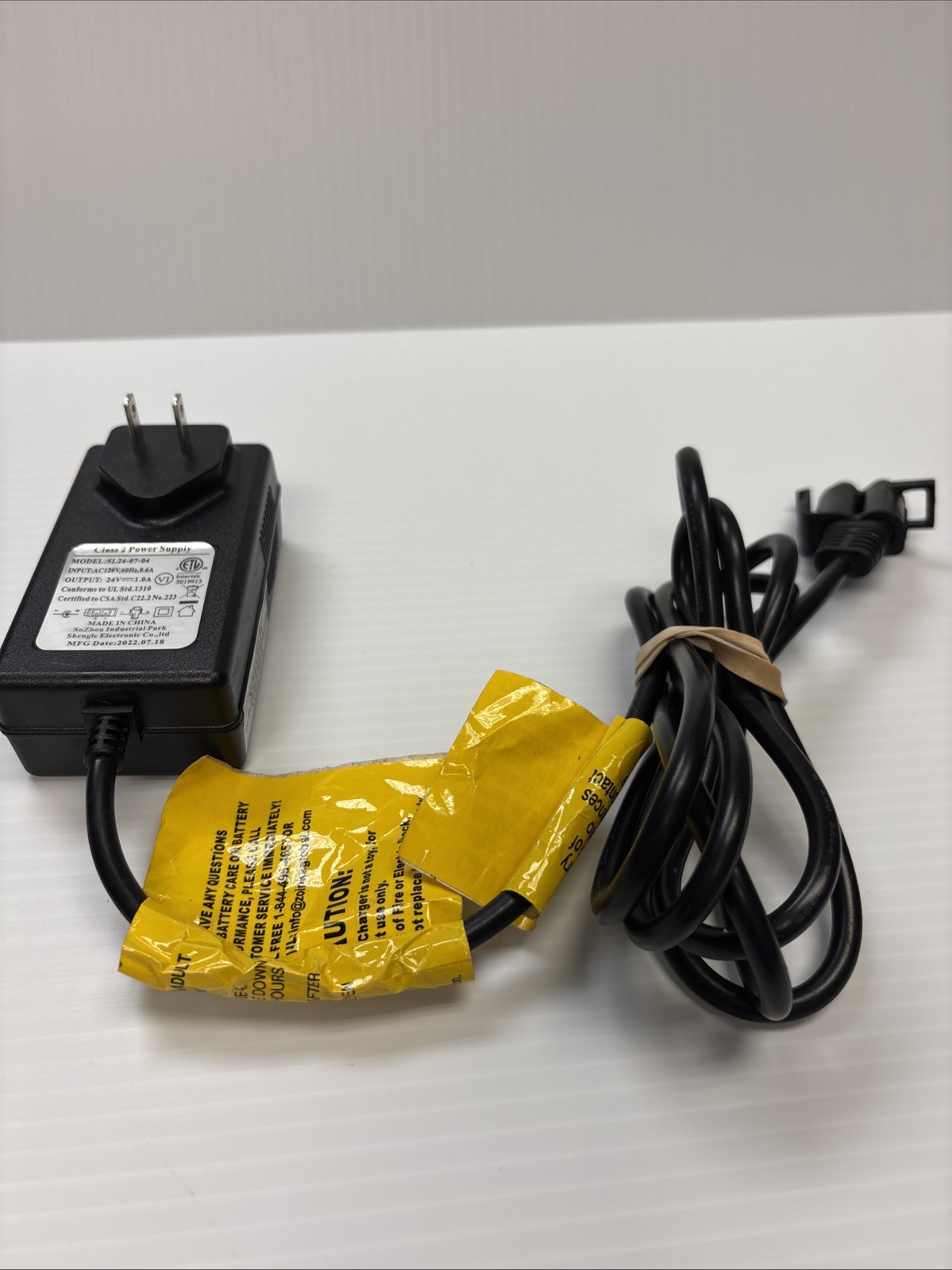 SHENGLE ELECTRONIC Class 2 Power Supply BATTERY CHARGER Model:SL24-07-04 (88)