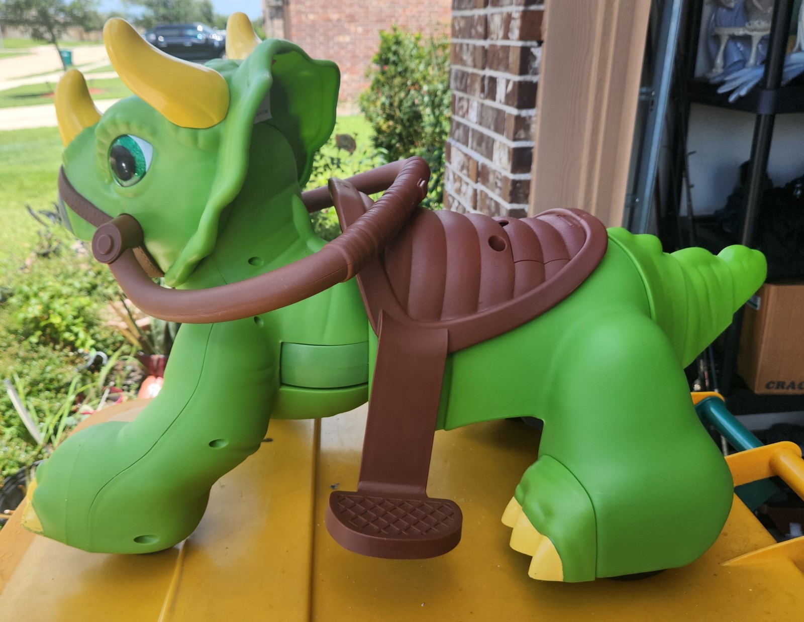 KID TRAX RIDEAMALS Dino Dinosaur Triceratops RIDE-ON TOY Rare For 18-30 Months