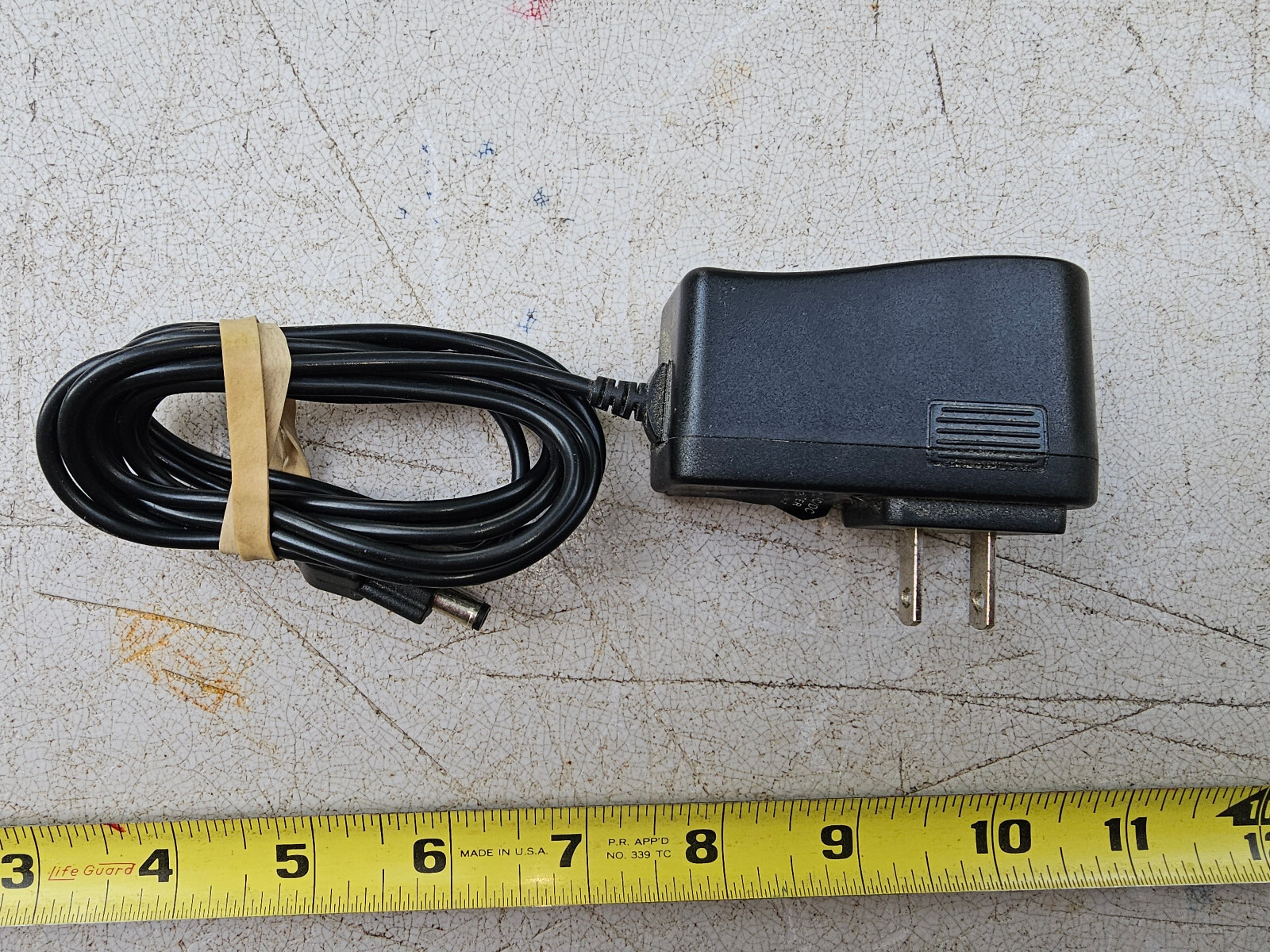 24OO00 CHARGER FOR 6 WHEEL ATV TOY, FLD0710-12.0V1.0A-Z, UNIVERSAL — 12VDC