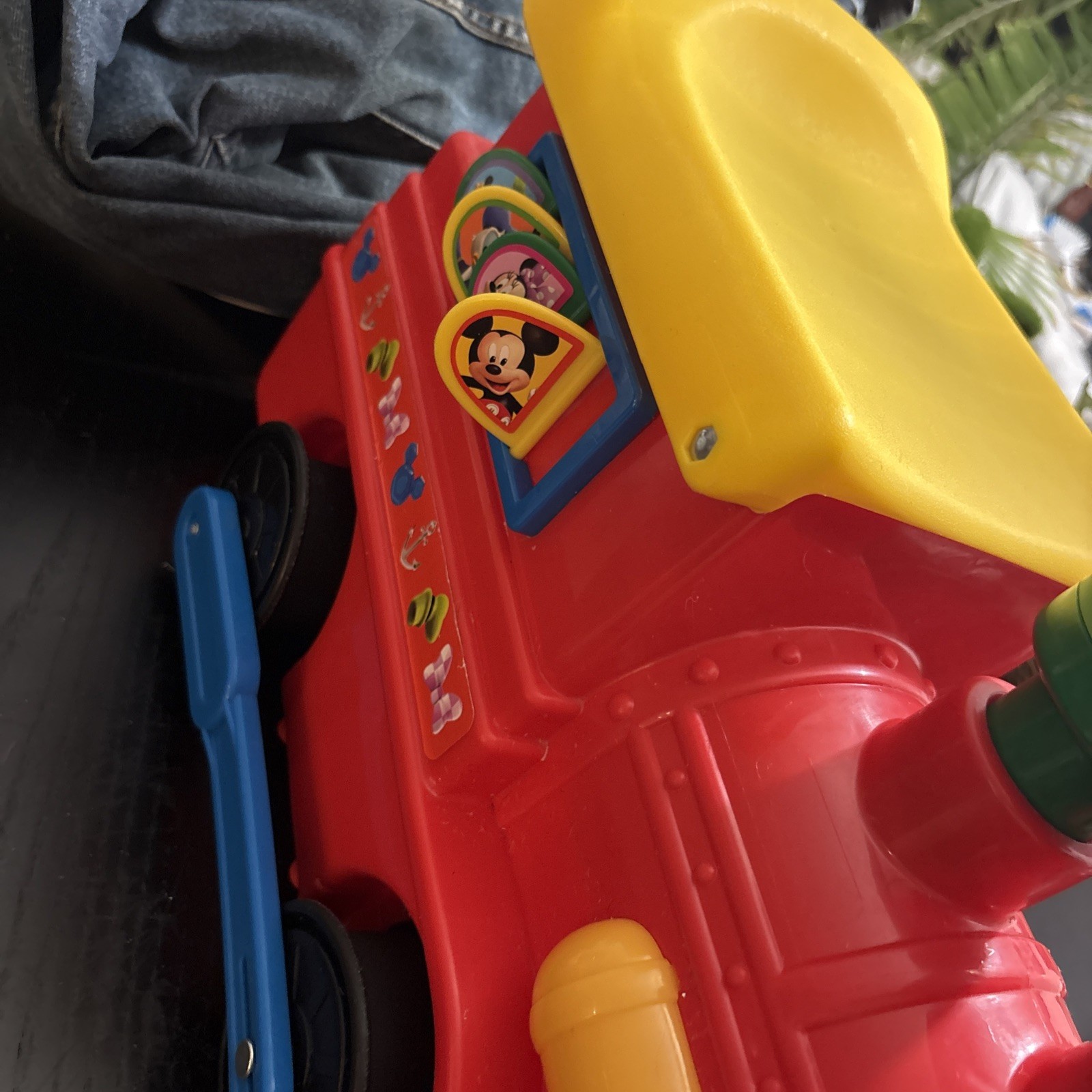 (5/N)Kiddieland Disney Mickey Mouse Battery Powered Ride-On Train Power Wheels