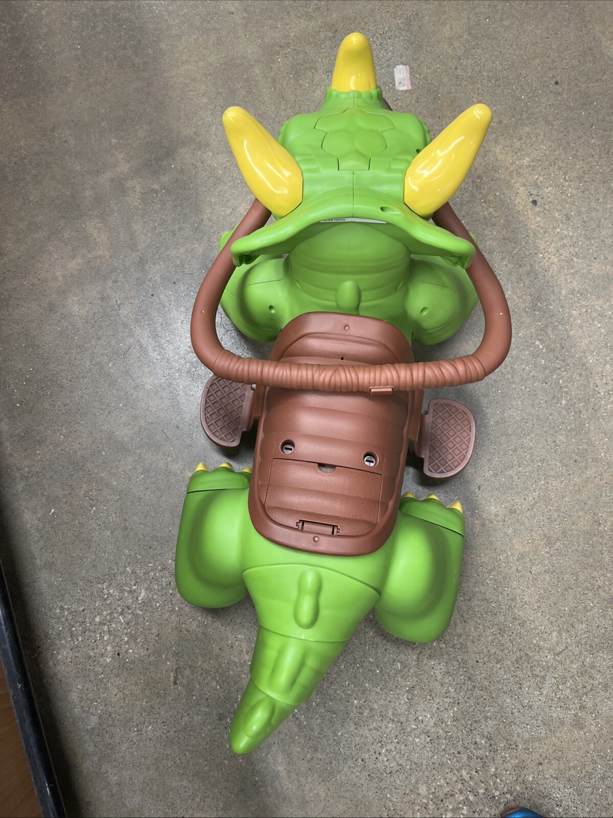 KID TRAX RIDEAMALS Dino Dinosaur Triceratops RIDE-ON TOY Rare HTF 18-30 Mths.