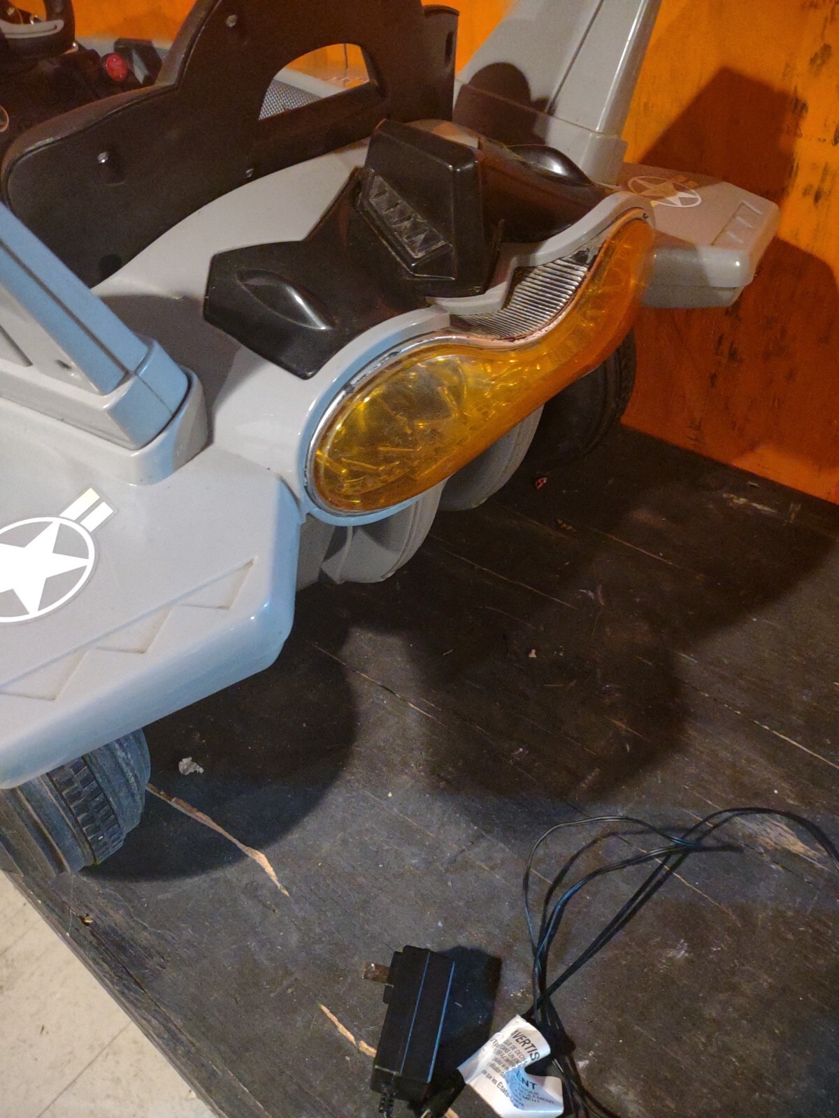 Hyper Toys 6 Volt Top Gun Jet Battery Powered Ride On F-22 As Is