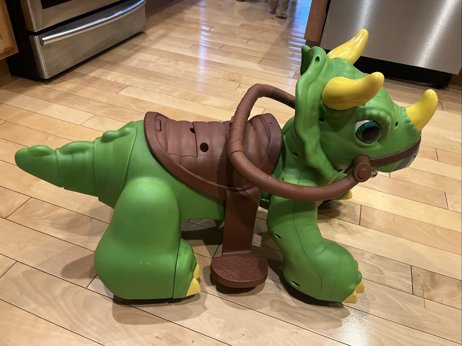 KID TRAX RIDEAMALS Dino Dinosaur Triceratops RIDE-ON TOY Rare HTF 18-30 Mths.