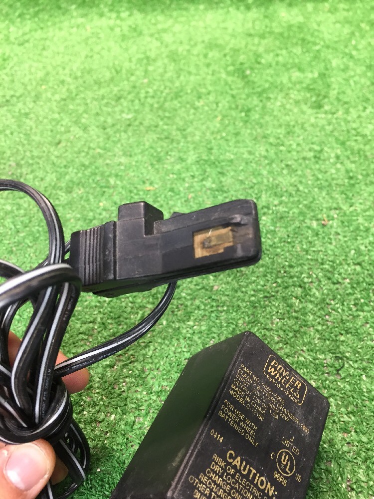 Fisher Price Power Wheels 00801-0972 Class 2 12V Charger Model C-12150
