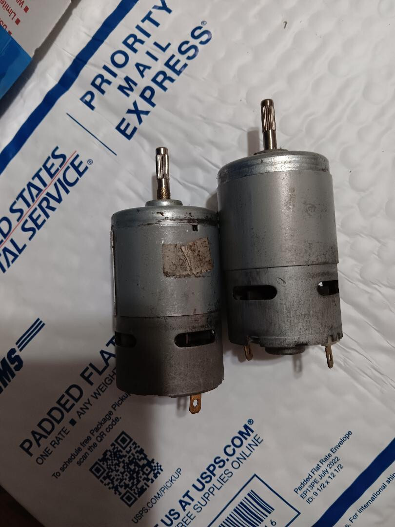 Pre-Owned 770 motors 5mm Knurled Shafts – Press on 12v