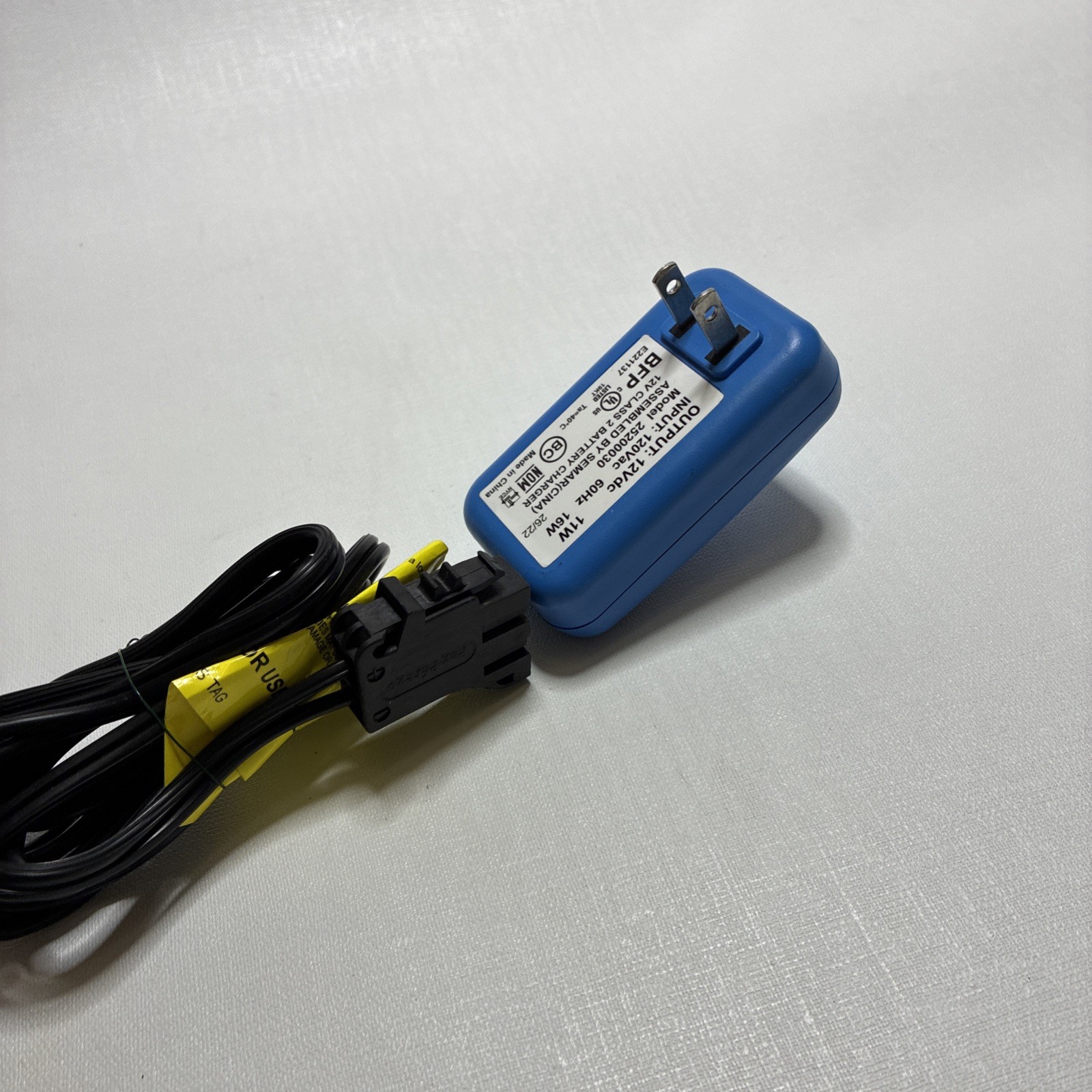 Genuine Peg-Perego 12V DC Class 2 Battery Charger Model 25200030