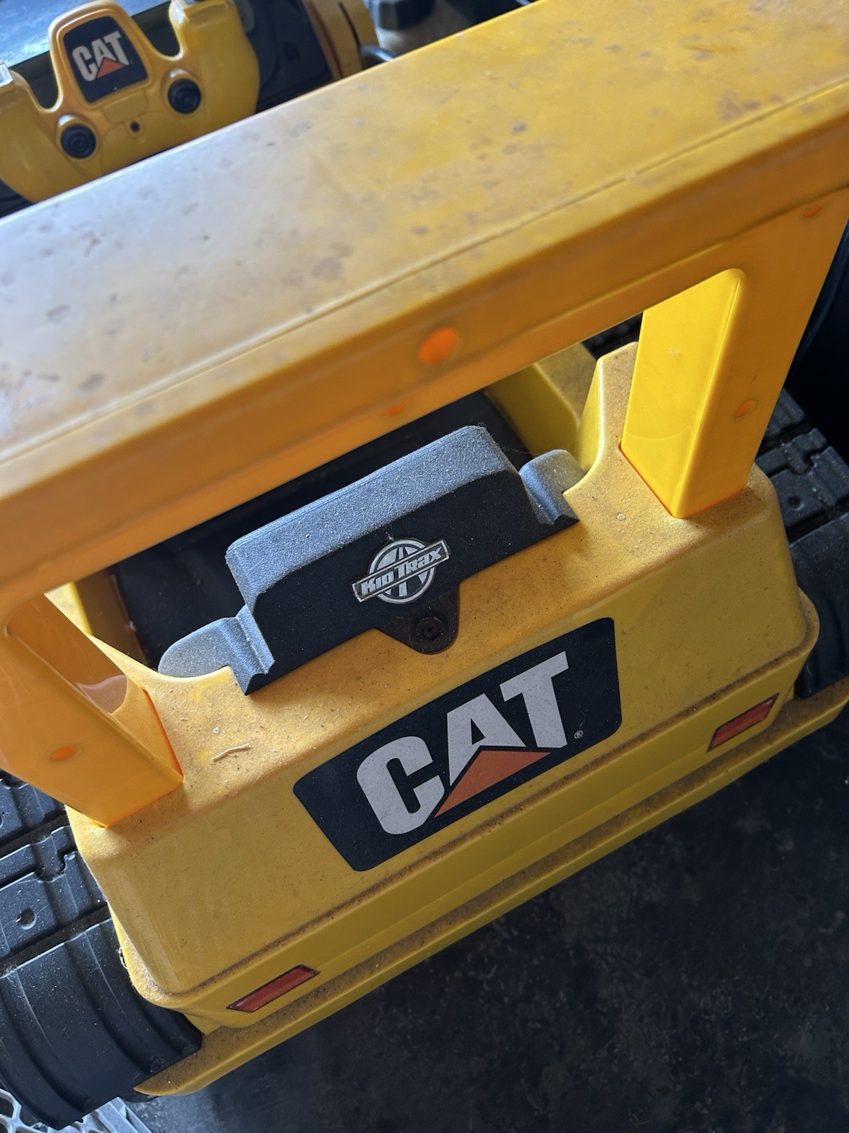 Kid Trax CAT Bull Dozer