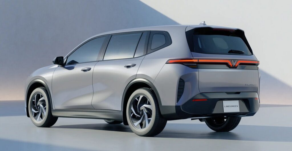 VinFast Limo Green 2025